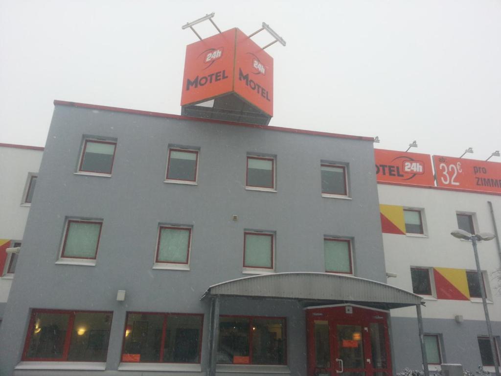 曼海姆24小时汽车旅馆 外观 照片